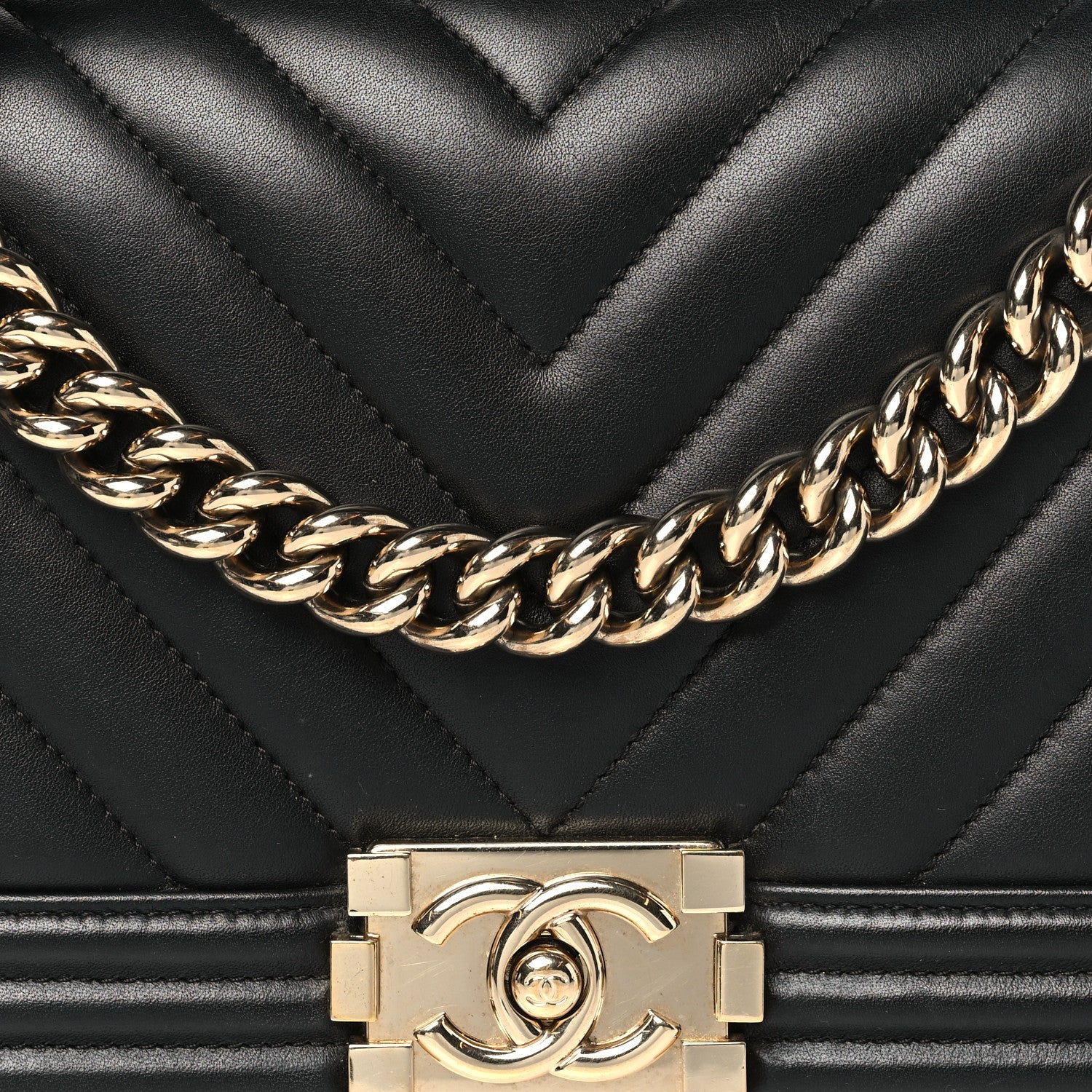 Lambskin Chevron Quilted Medium Boy Flap Black