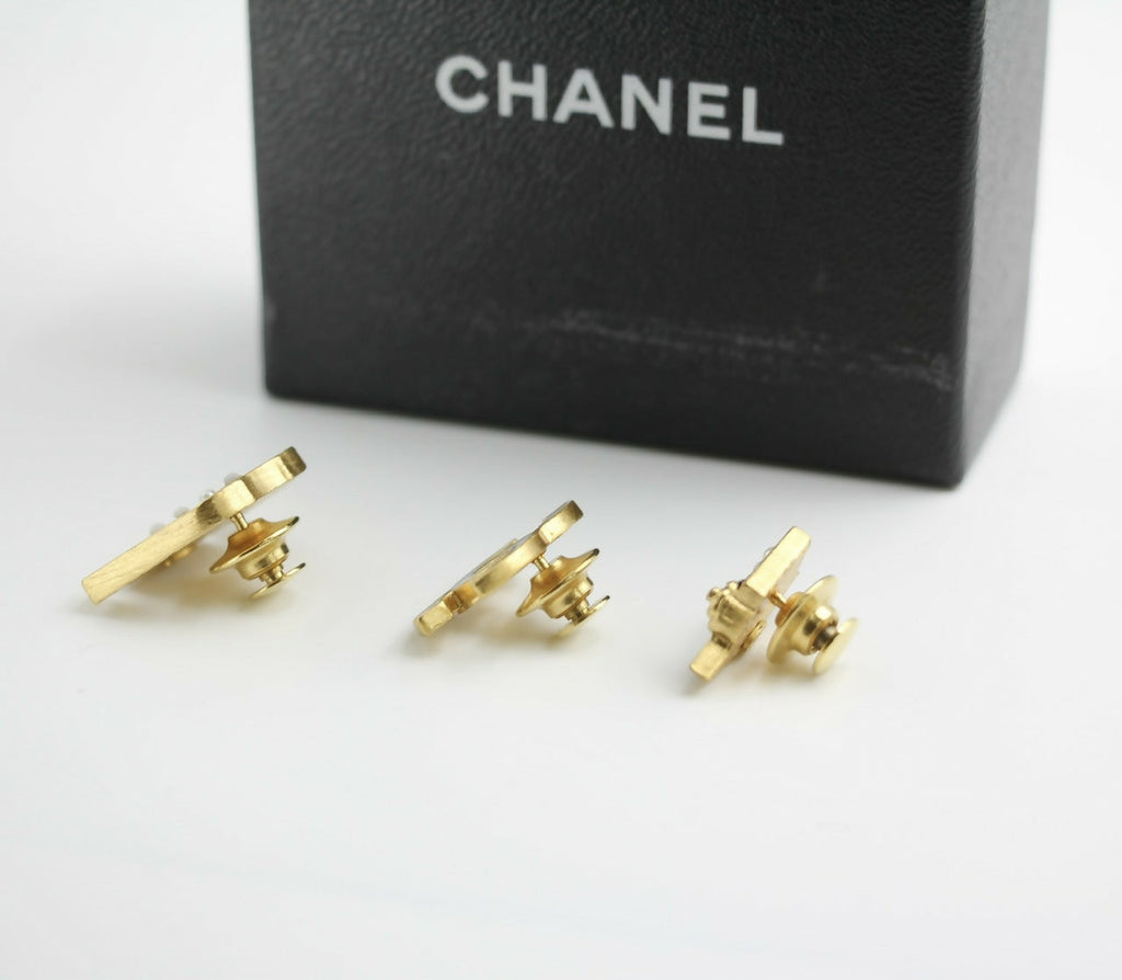 Chanel Vintage 02A Enamel Three-piece Hat Clothing CC Brooch