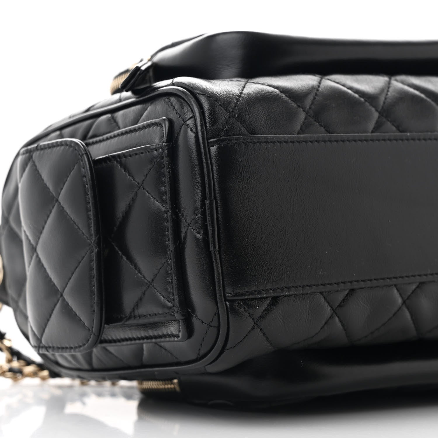 Shiny Crumpled Lambskin Quilted Medium Preppy Pocket Camera Case Black