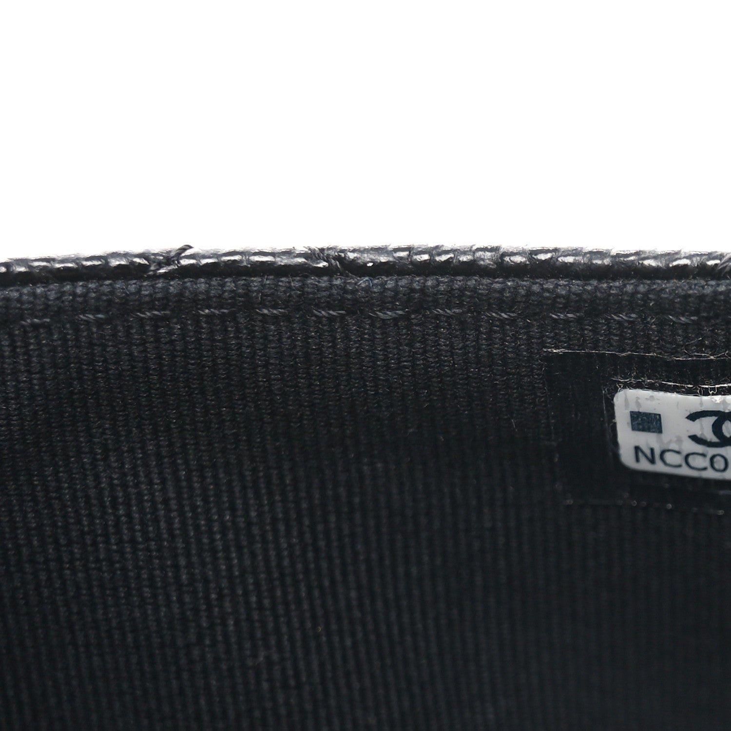 Caviar Quilted CC Zip Around  Holder Black