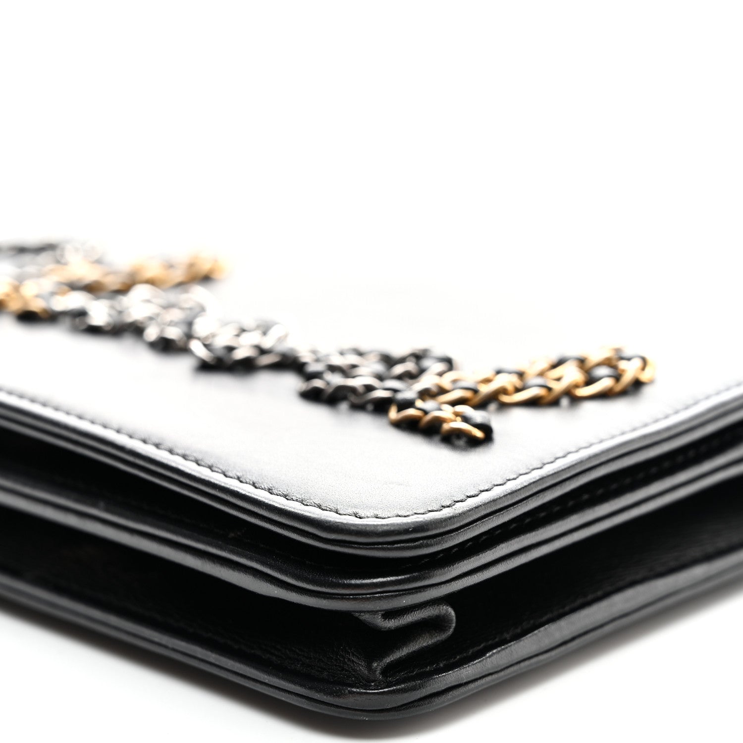Calfskin Chain 20s Signe Wallet on Chain WOC Black