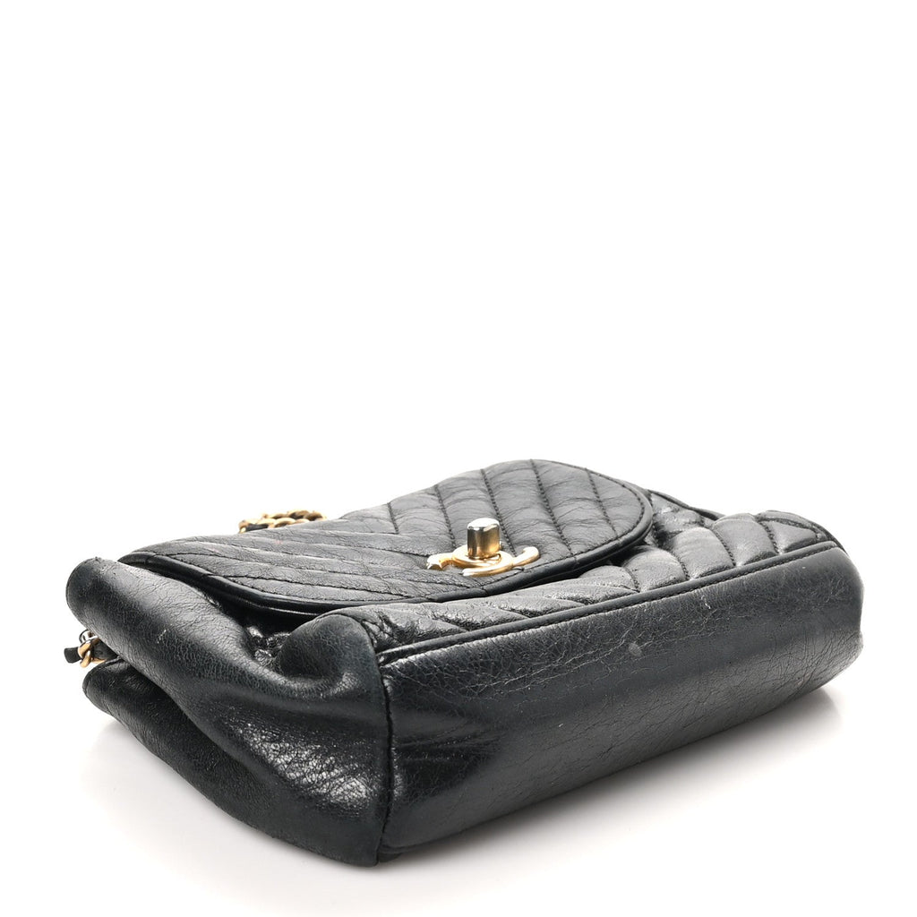 Glazed Calfskin Chevron Quilted Hampton Flap Black