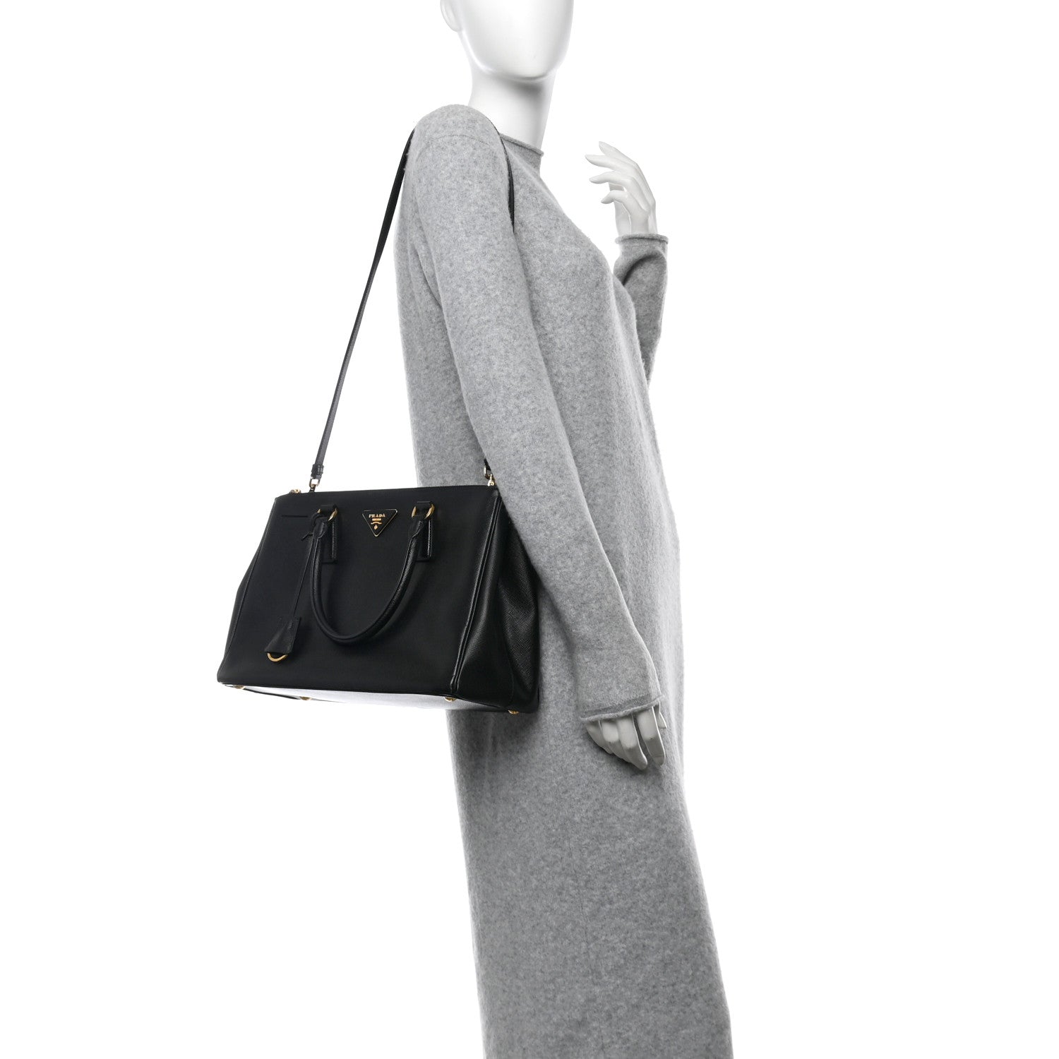 Saffiano Medium Galleria Double Zip Tote Black