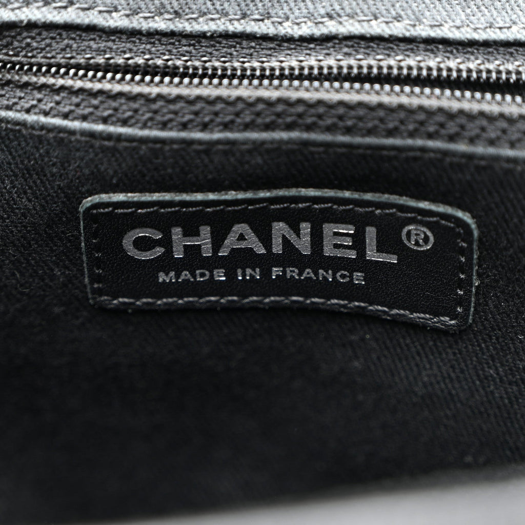 Caviar Half Moon Large Flap Black