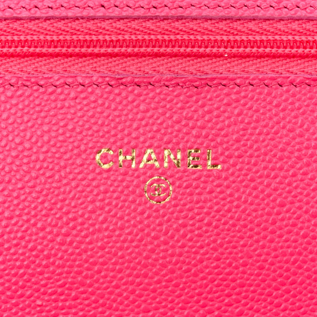 Caviar Quilted Wallet on Chain WOC Fuchsia