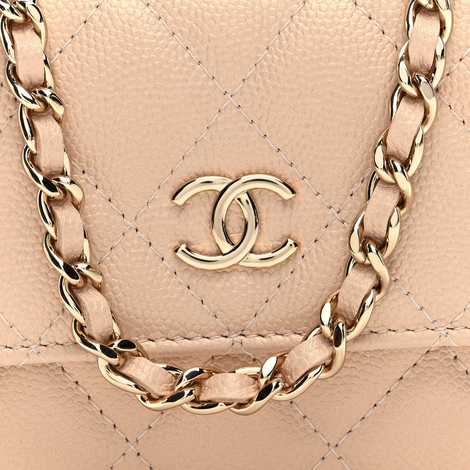 Iridescent Caviar Quilted Pearl  Holder On Chain Beige