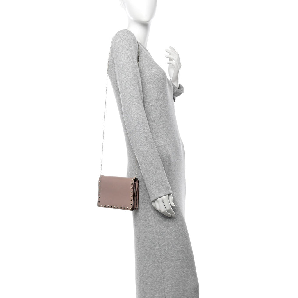 Vitello Rockstud Wallet on Chain Poudre