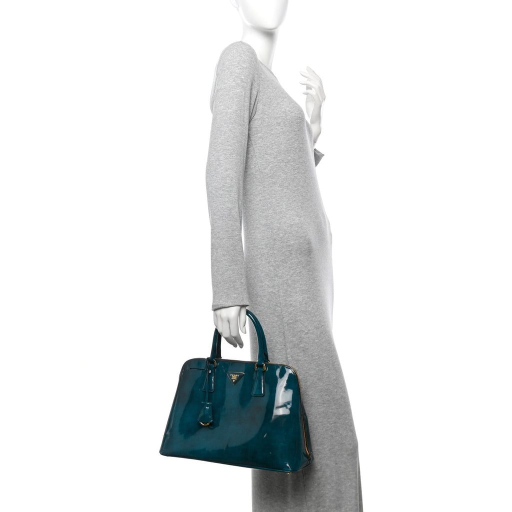Spazzolato Medium Promenade Tote Pavone Fume