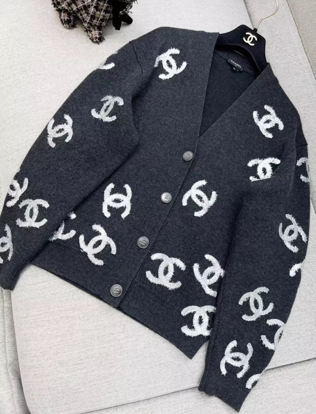 CHANEL 22A Cashmere igan