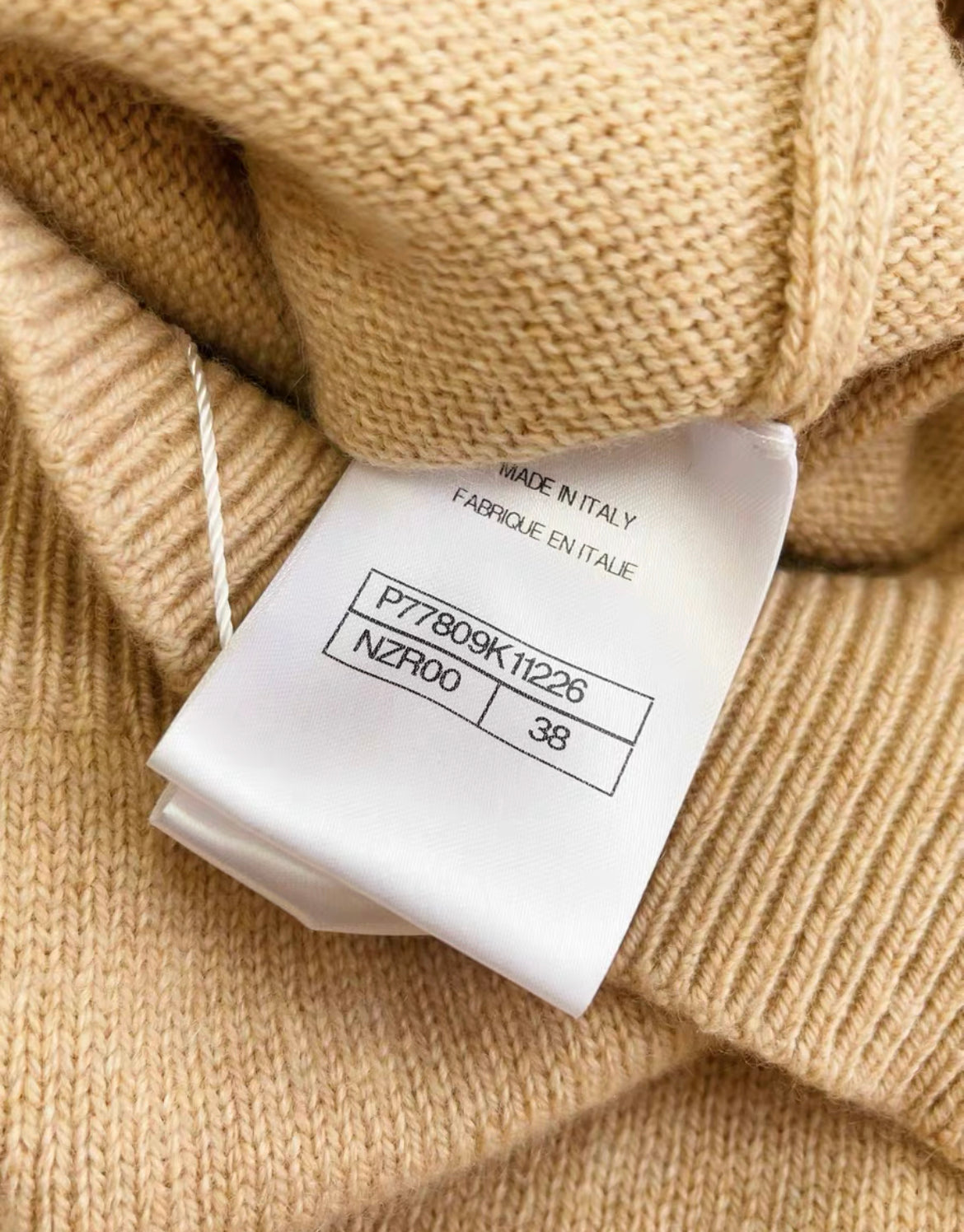 Chanel 24N coco neige beige and white knitted cashmere sweater size 38