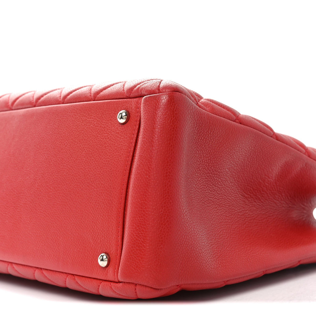 Caviar Quilted XL Grand Shopping Tote GST Red