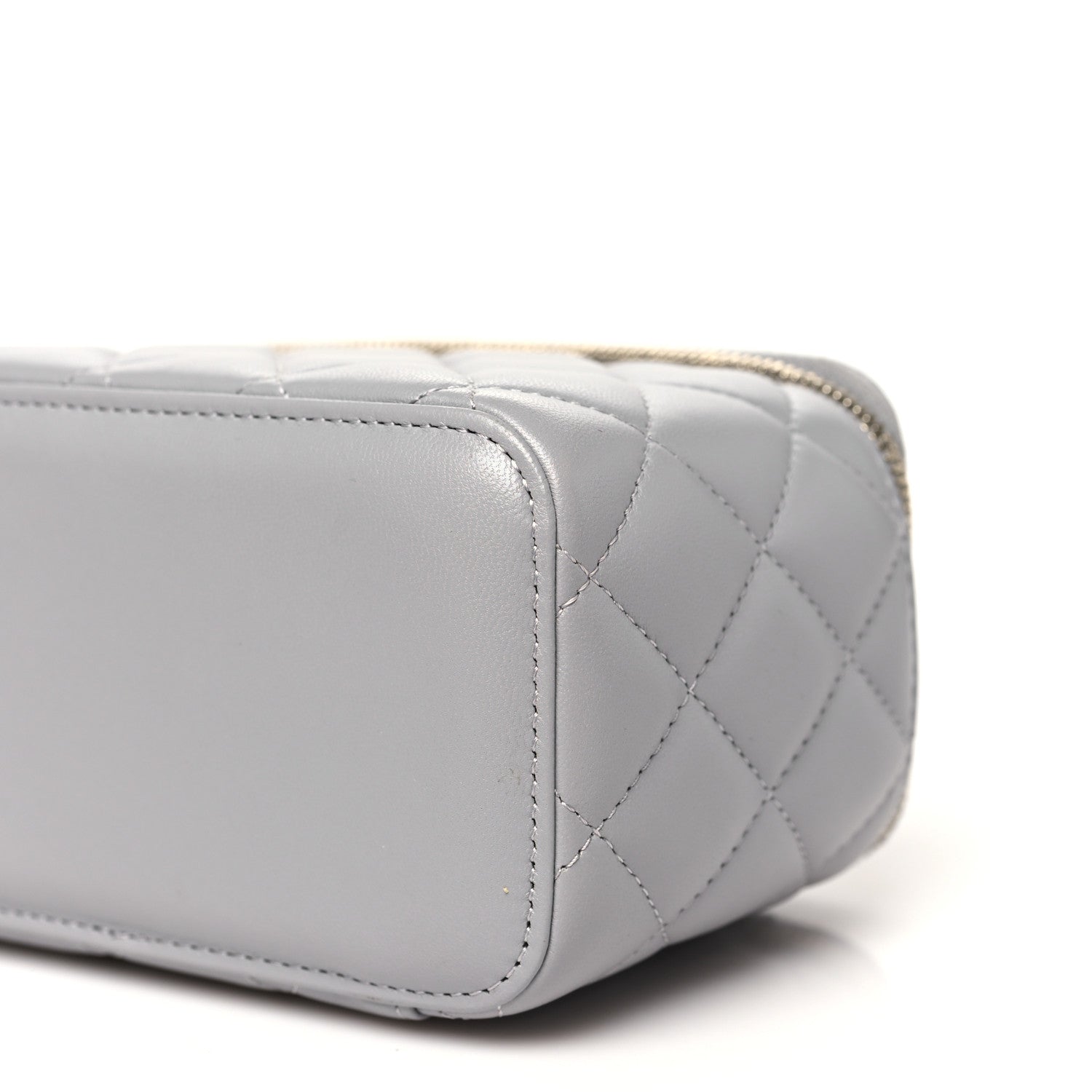 Lambskin Quilted Small Pearl Crush Vanity Case With Chain Grey