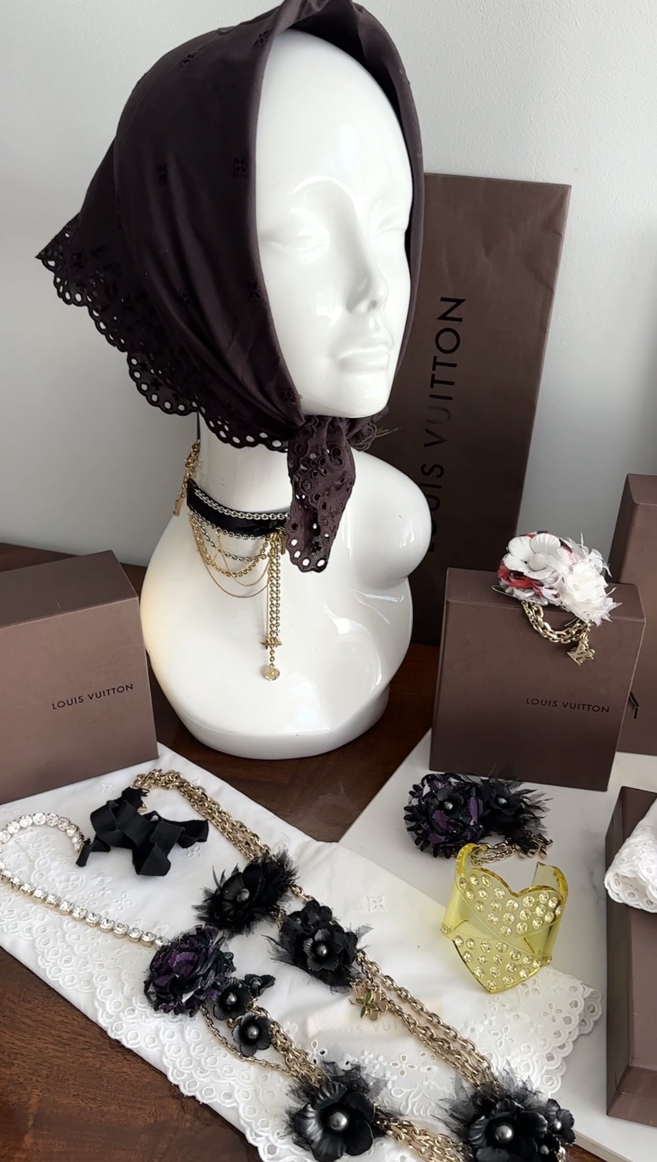 Louis Vuitton Vintage Fall 2005 Black and Purple Chain Crystal Flower Ribbon Necklace