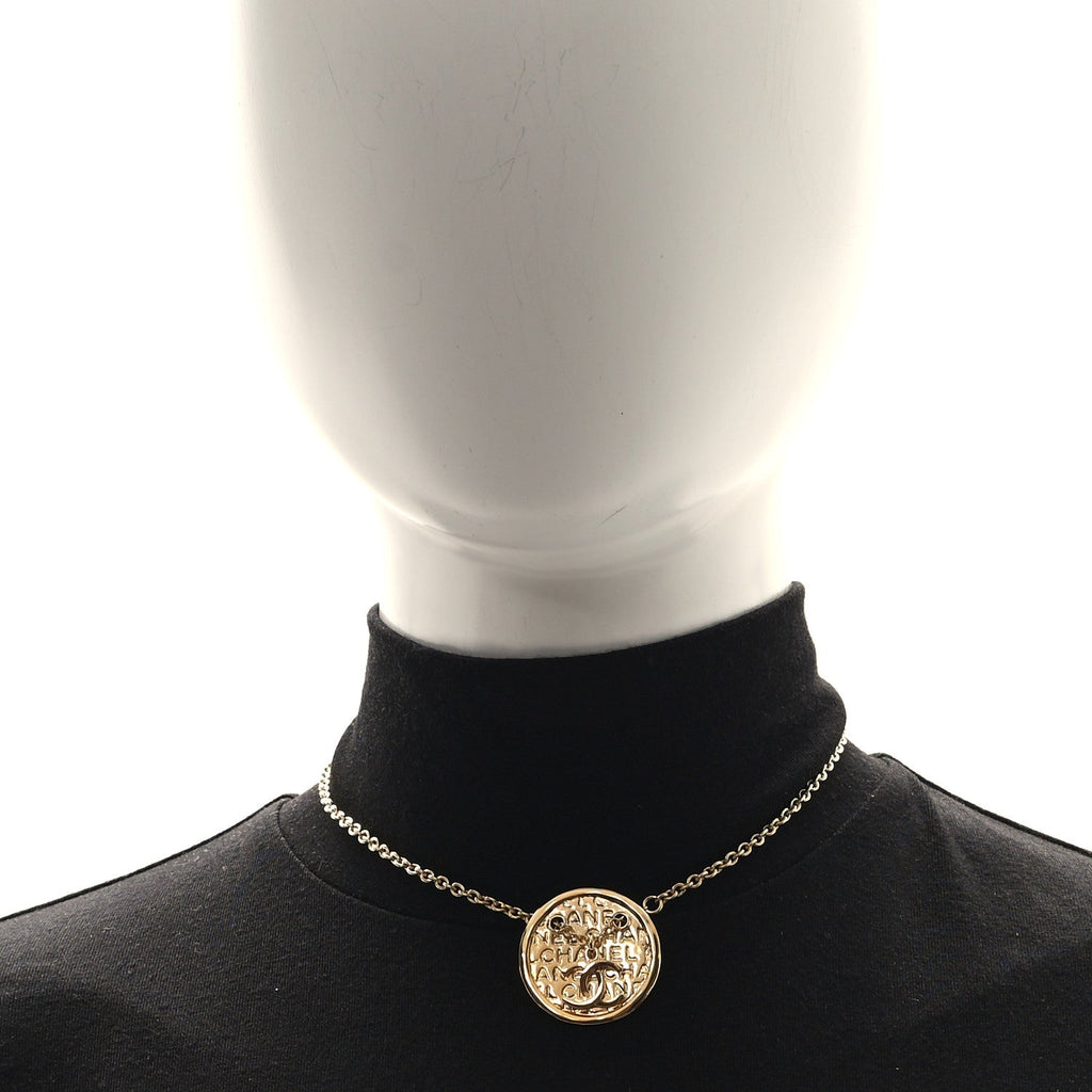 Metal CC Medallion Chain Necklace Gold