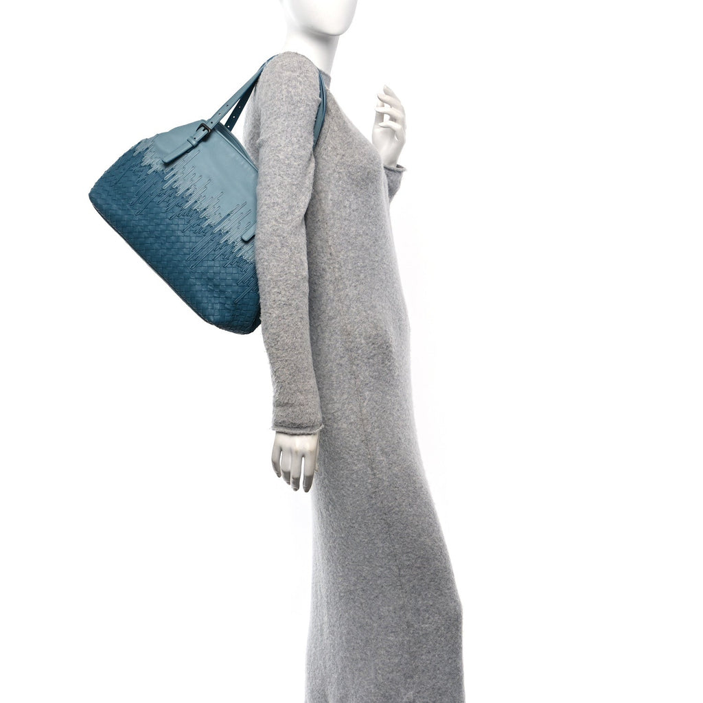 Nappa Intrecciato Medium Flow Wave Tote Blue