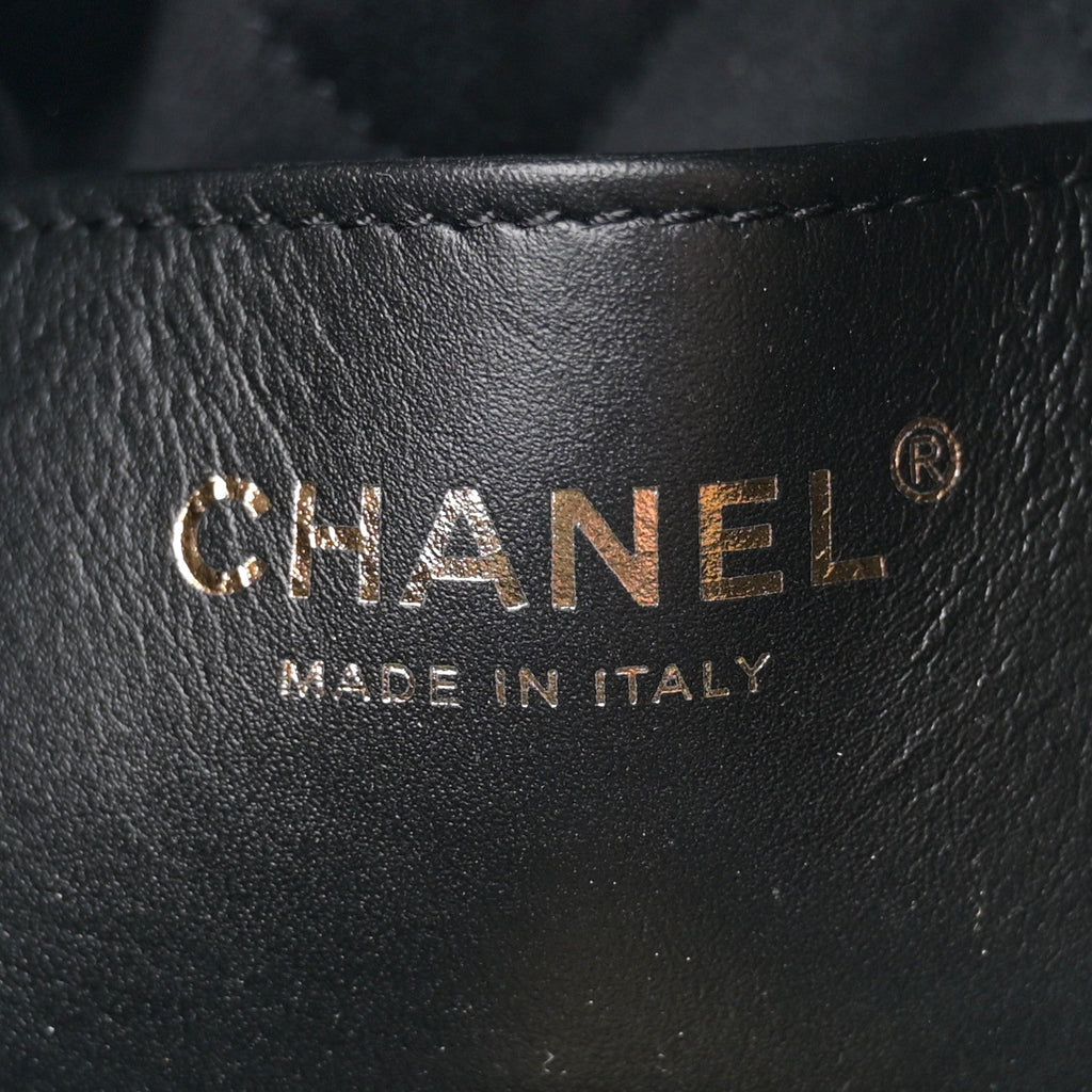 Shiny Crumpled Calfskin Quilted Pearl Mini Chanel 22 Black