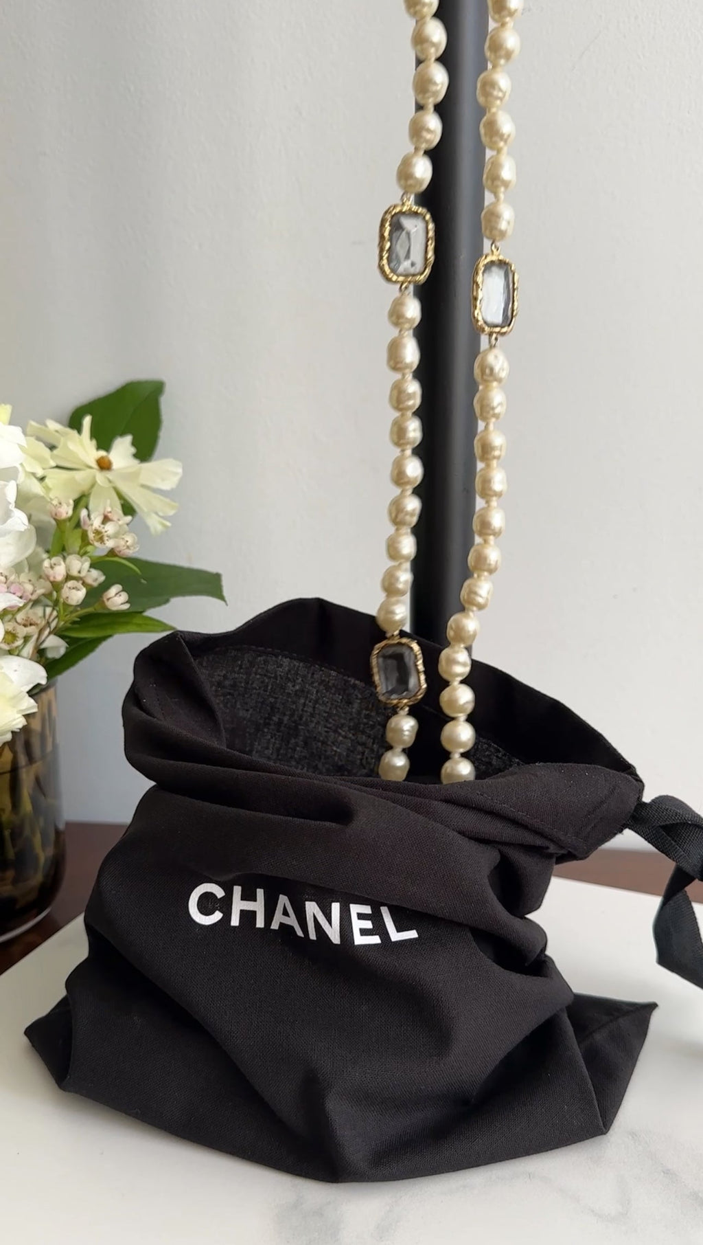 Chanel Vintage 1981 Baroque Pearl and Gripoix Chicklet Sautoir Necklace