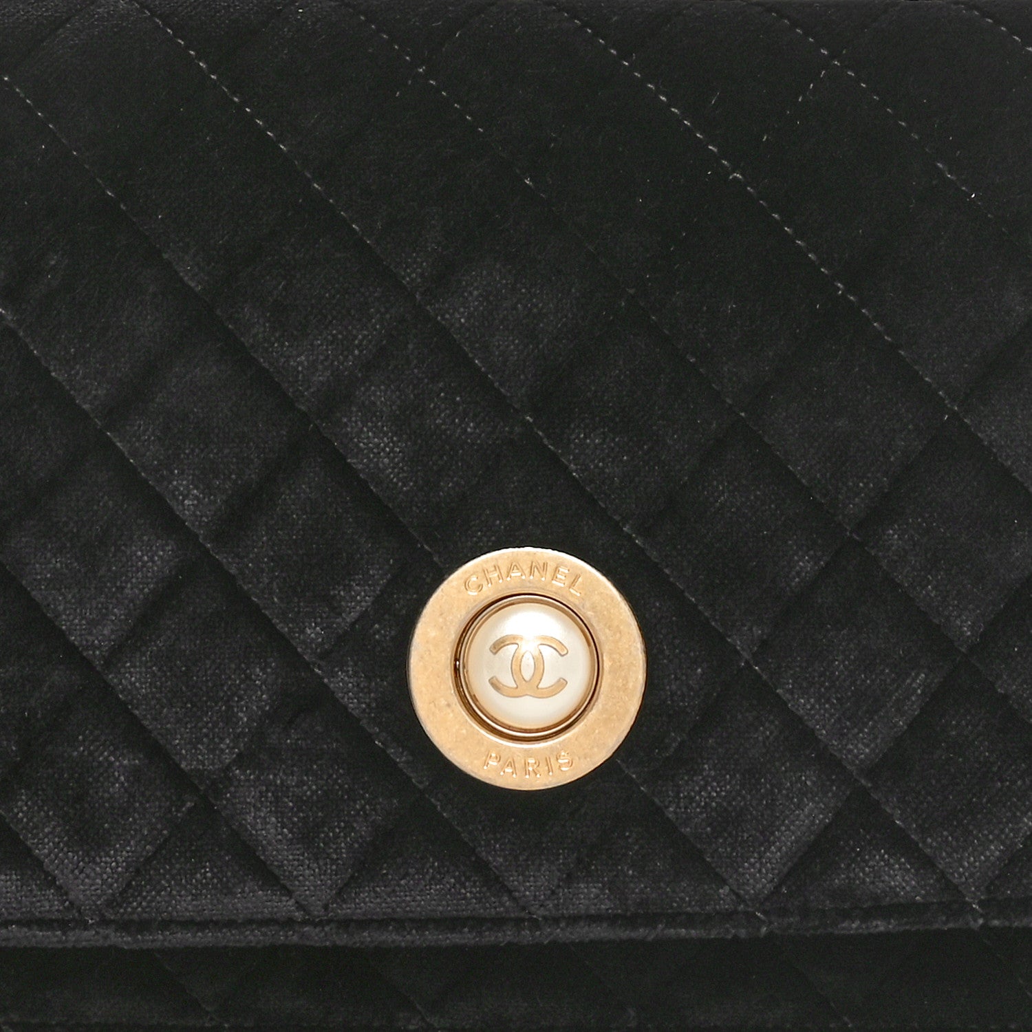 Velvet Quilted CC Pearl Clutch Black