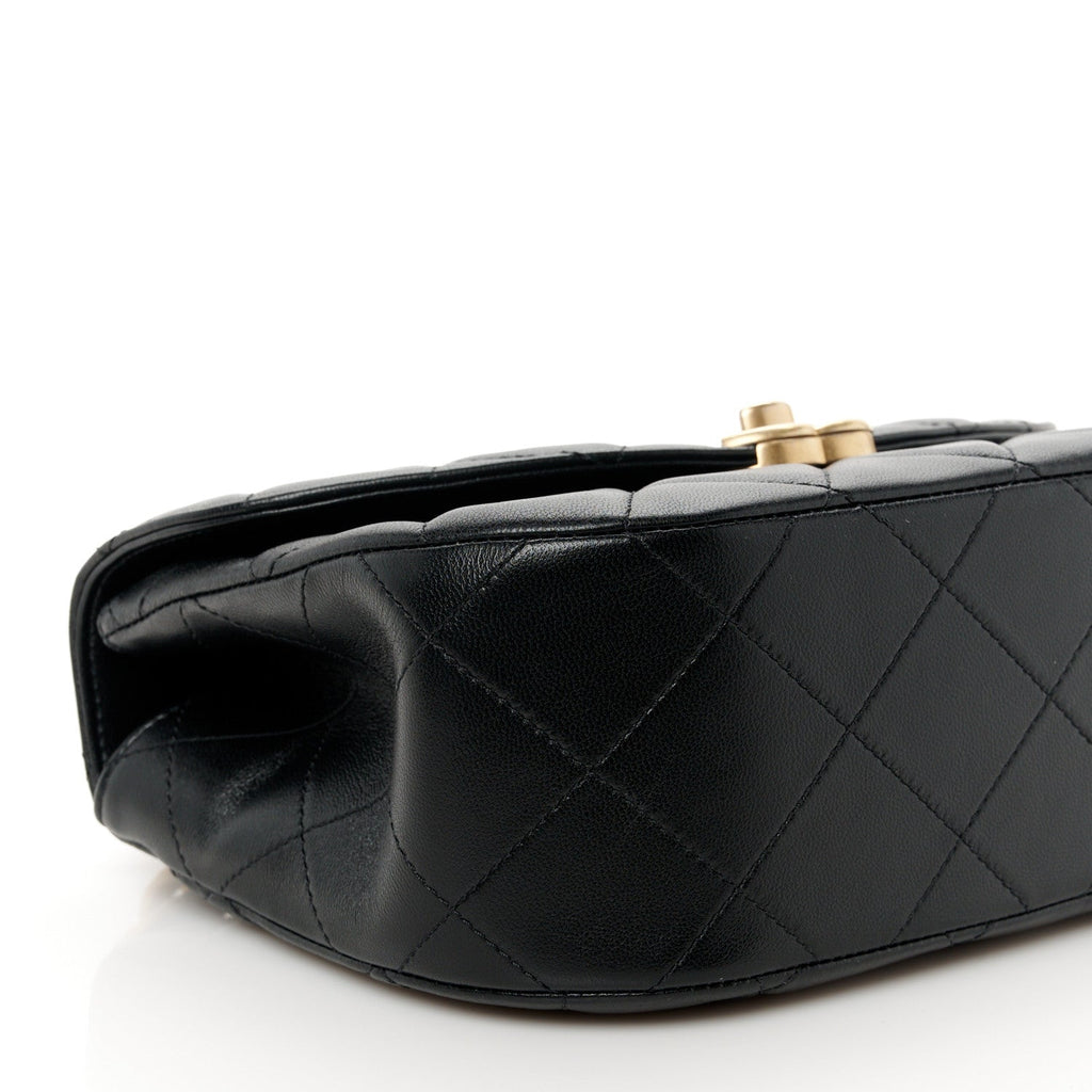 Lambskin Quilted Chain Messenger Bag Black