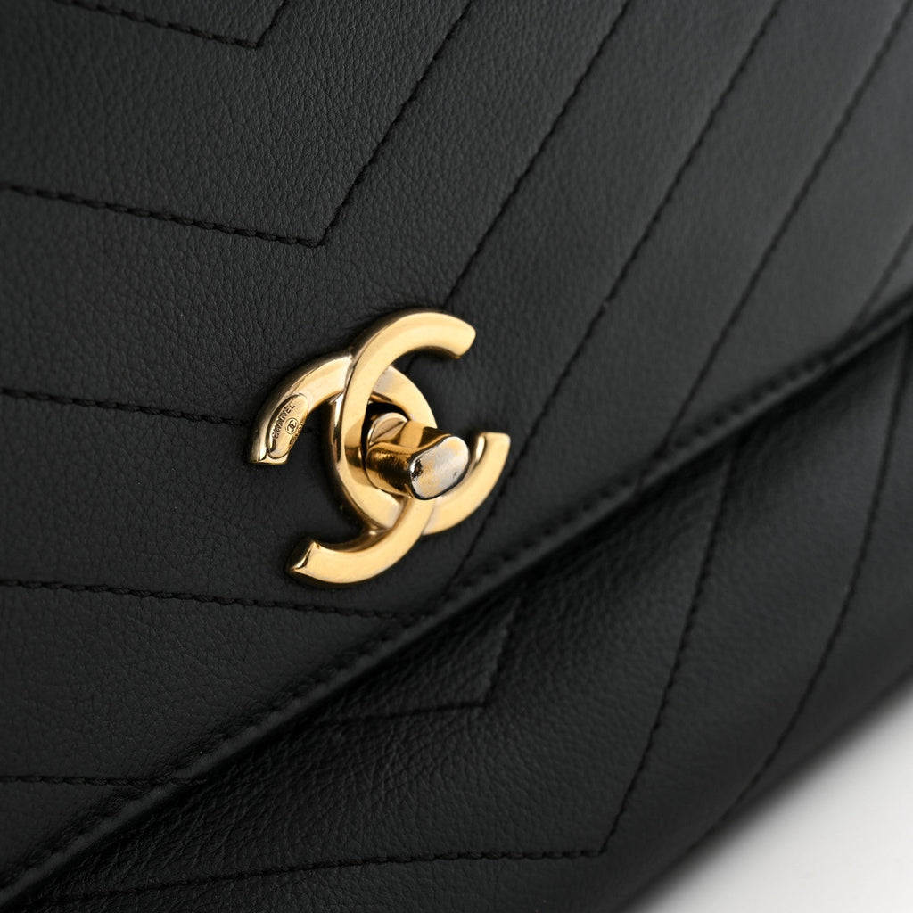 Grained Calfskin Small Chevron Chic Top Handle Flap Black