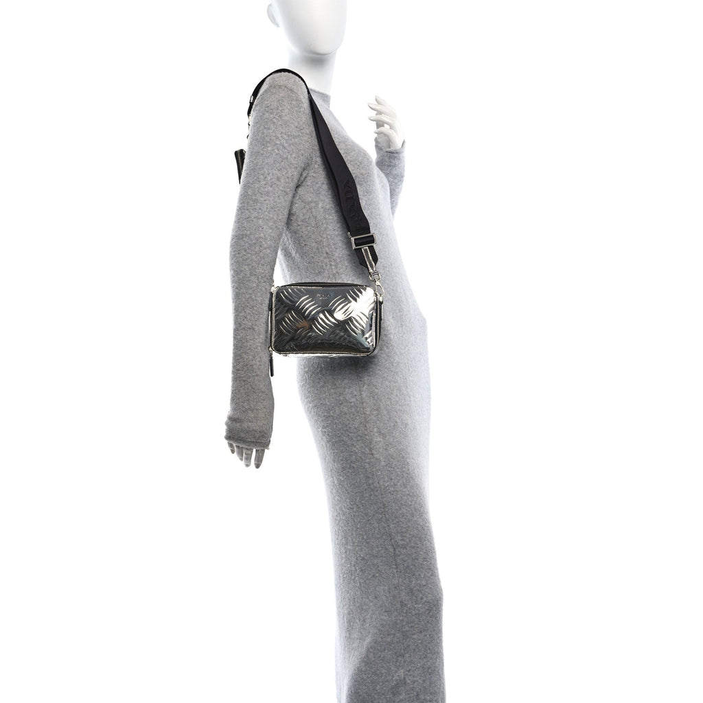 Spazzolato Embossed Small Brique Crossbody Bag Argento