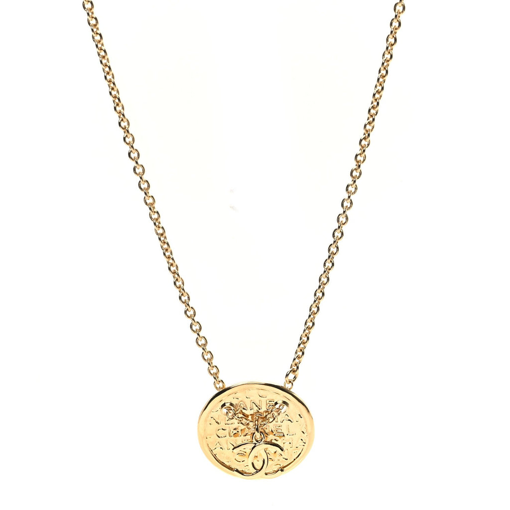 Metal CC Medallion Chain Necklace Gold