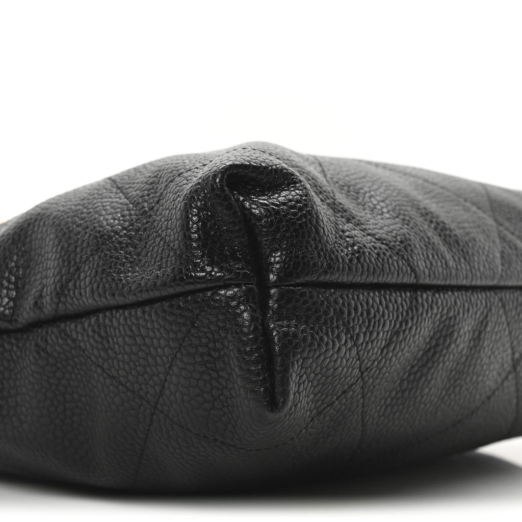 Shiny Caviar Quilted Small Chanel 22 Black