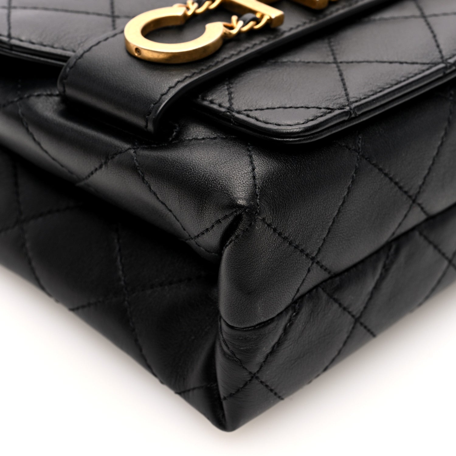Calfskin Quilted Enchained Flap Black