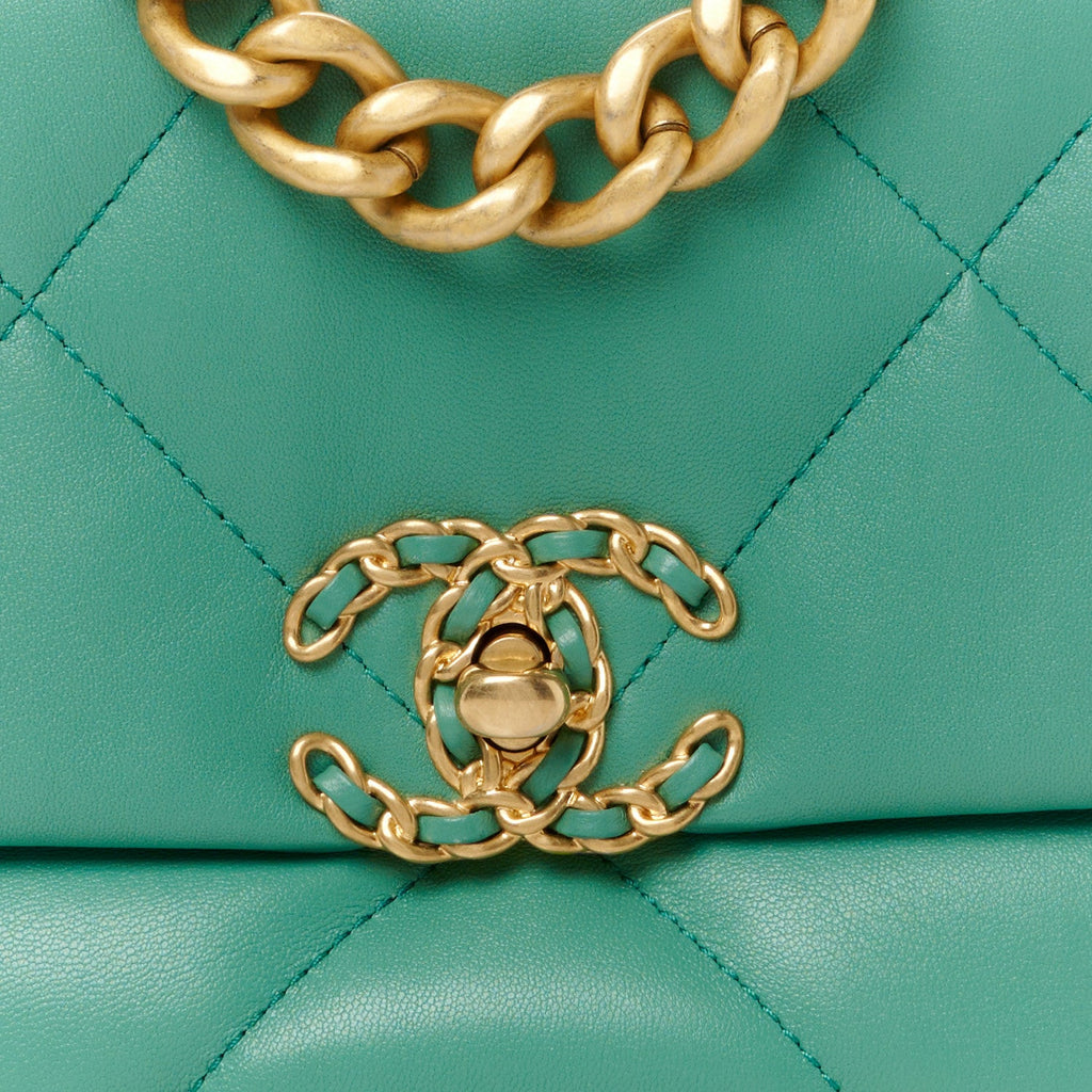 Lambskin Quilted Medium Chanel 19 Flap Green