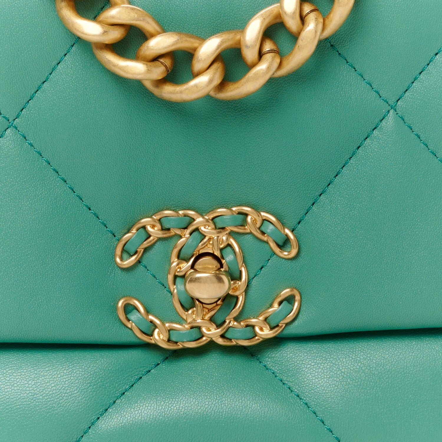 Lambskin Quilted Medium Chanel 19 Flap Green