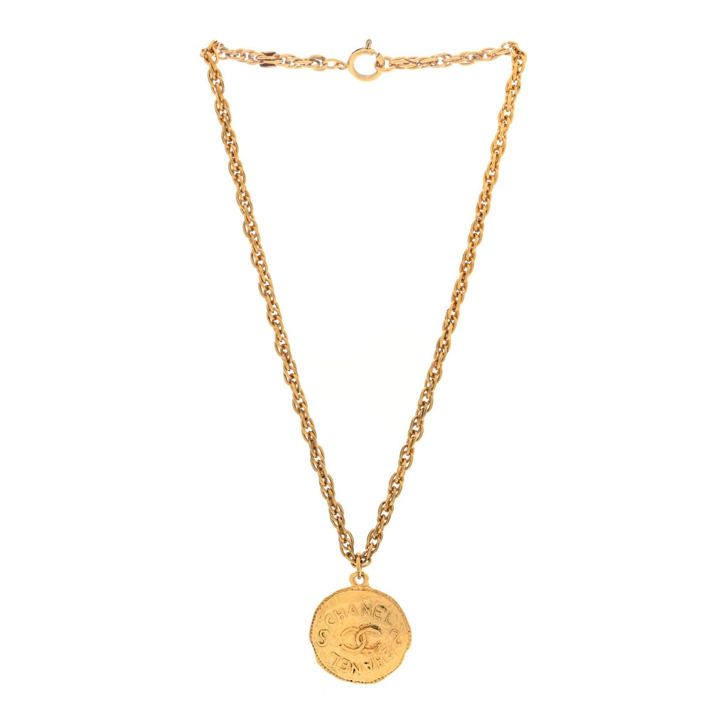 Metal CC Medallion Chain Necklace Gold