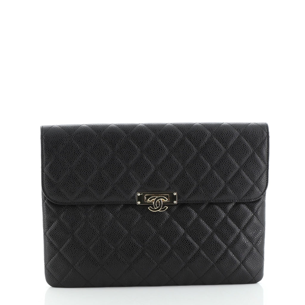 Golden Class O Case Clutch Quilted Caviar Medium