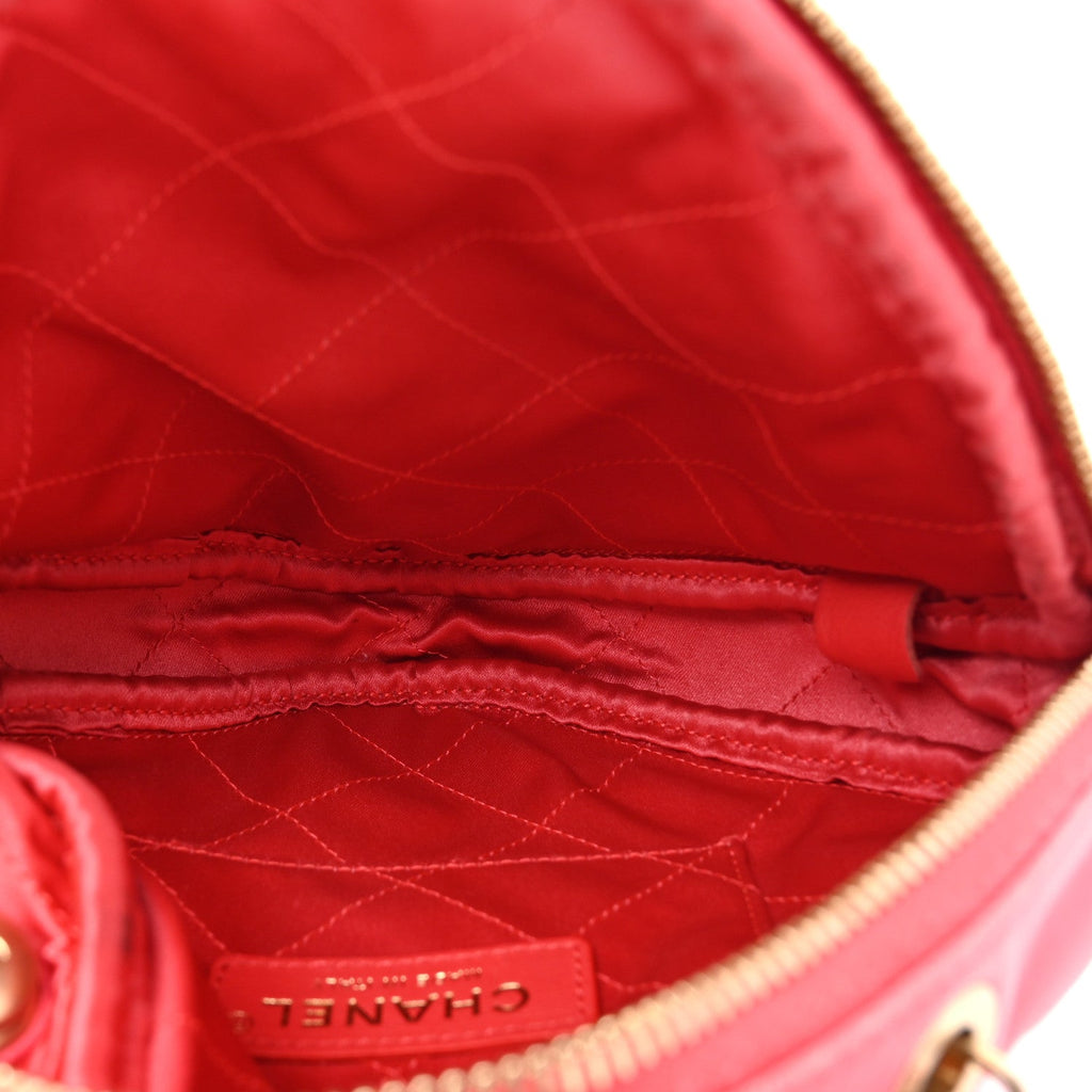 Lambskin Quilted Diamond Clutch With Chain Pink