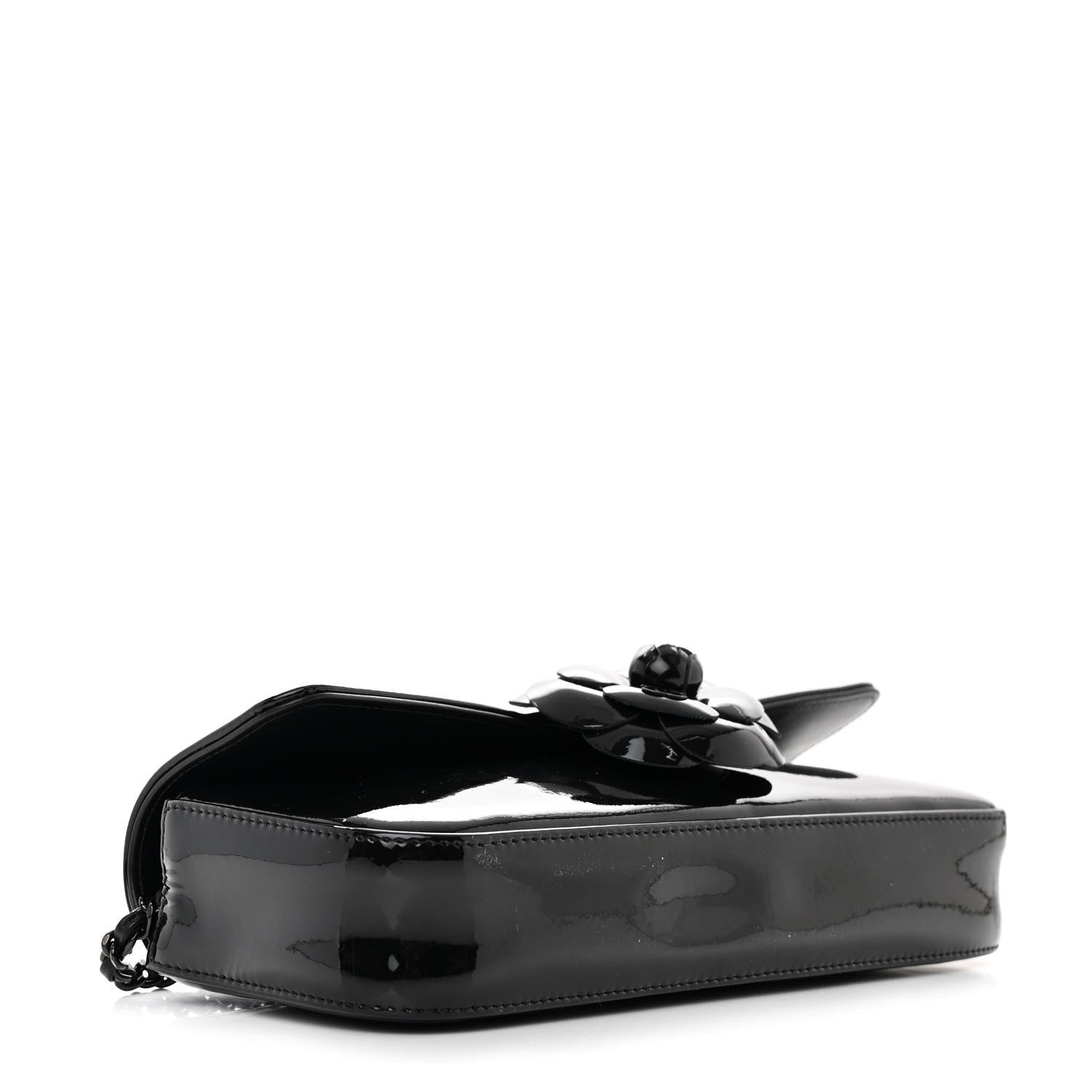 Patent Calfskin Camellia E/W Flap So Black