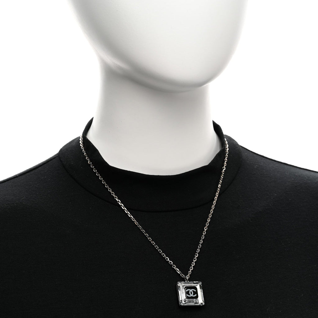 Resin Strass Geometric Square CC Necklace Black