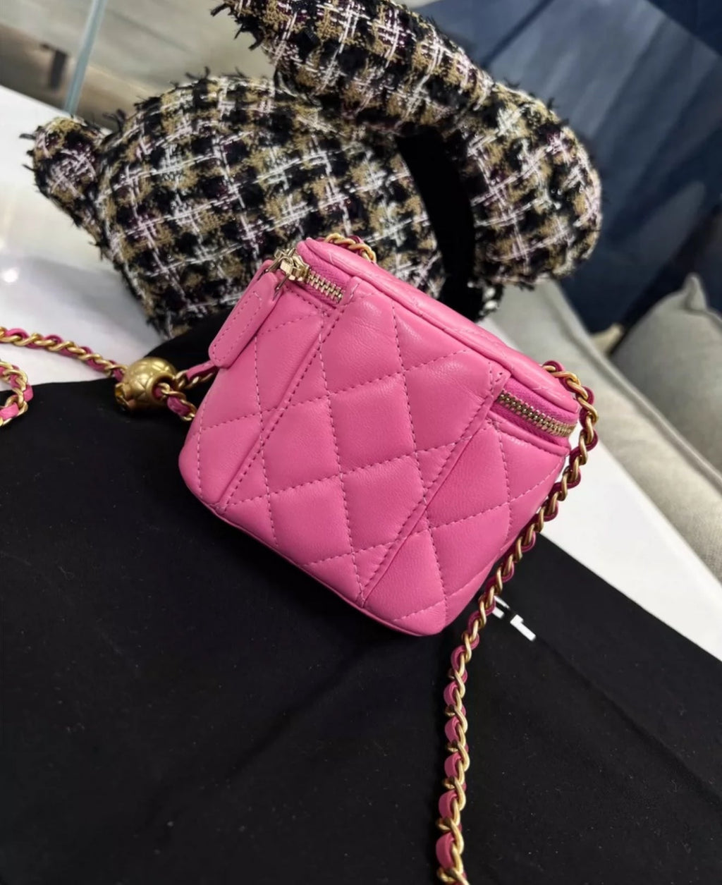 CHANEL Pearl Crush Mini Vanity Case Chain Shoulder Bag Pink Lambskin Leather