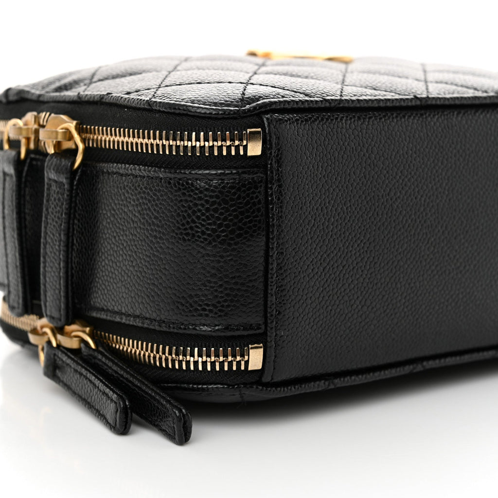 Caviar Quilted Small Pick Me Up Vanity Case Black