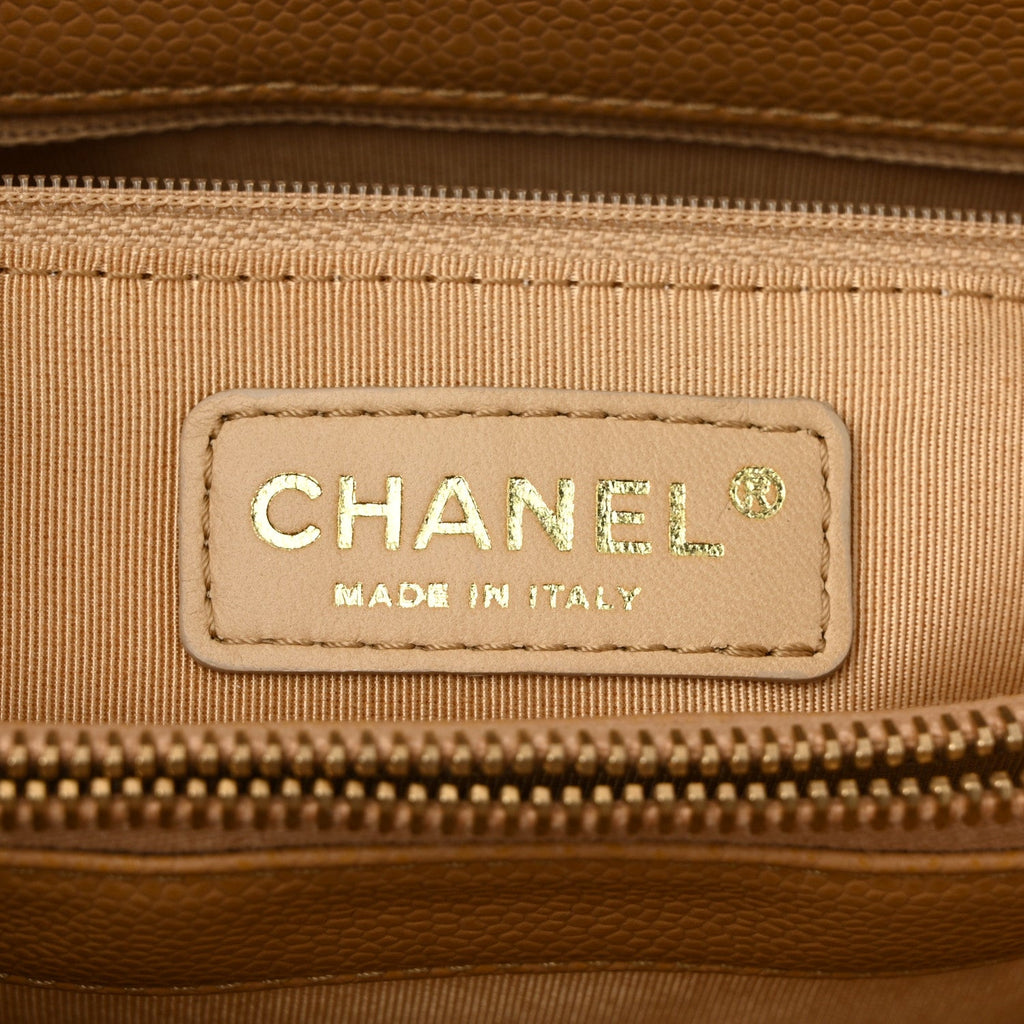 Caviar Quilted Grand Shopping Tote GST Beige Clair