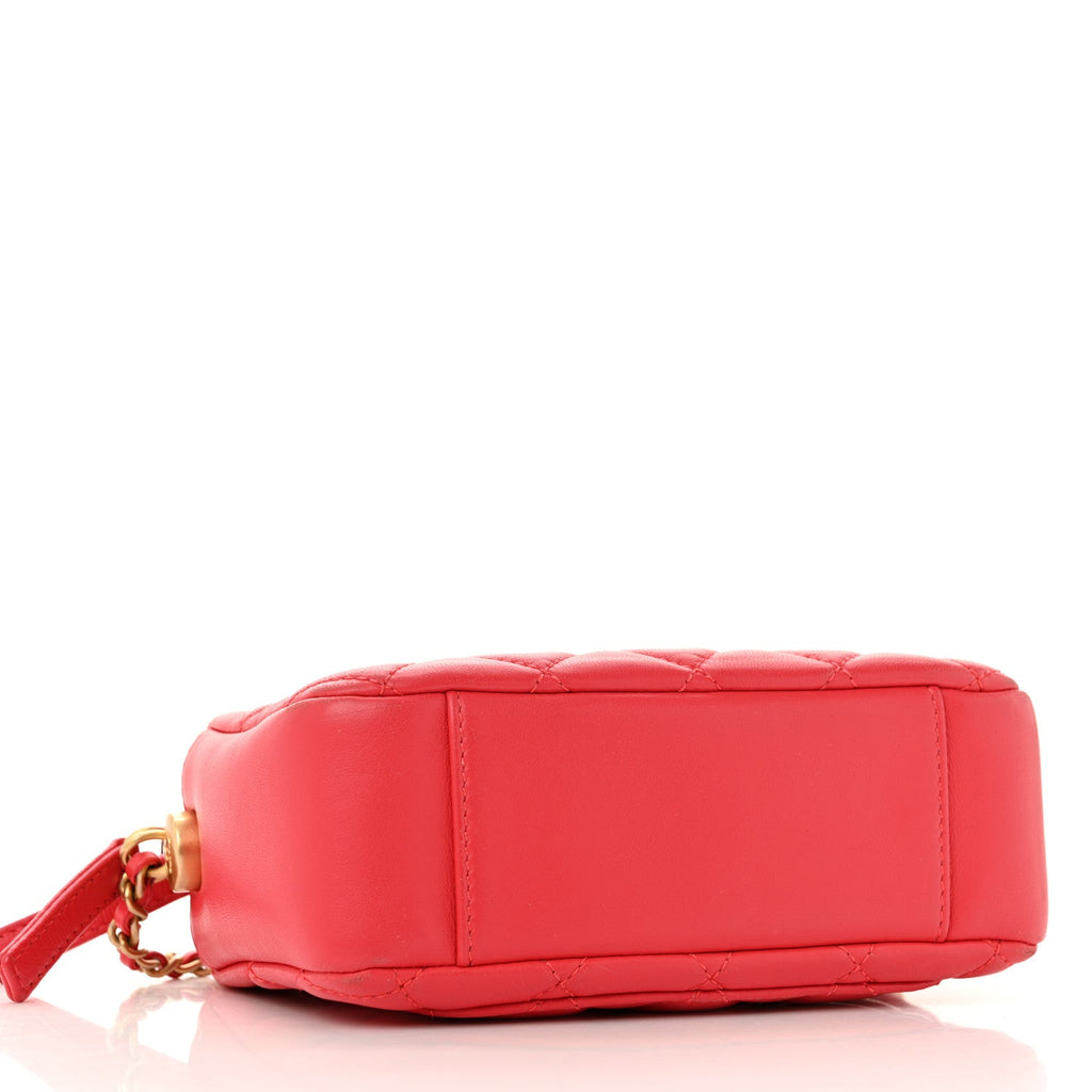 Lambskin Quilted CC Pearl Crush Camera Case Red