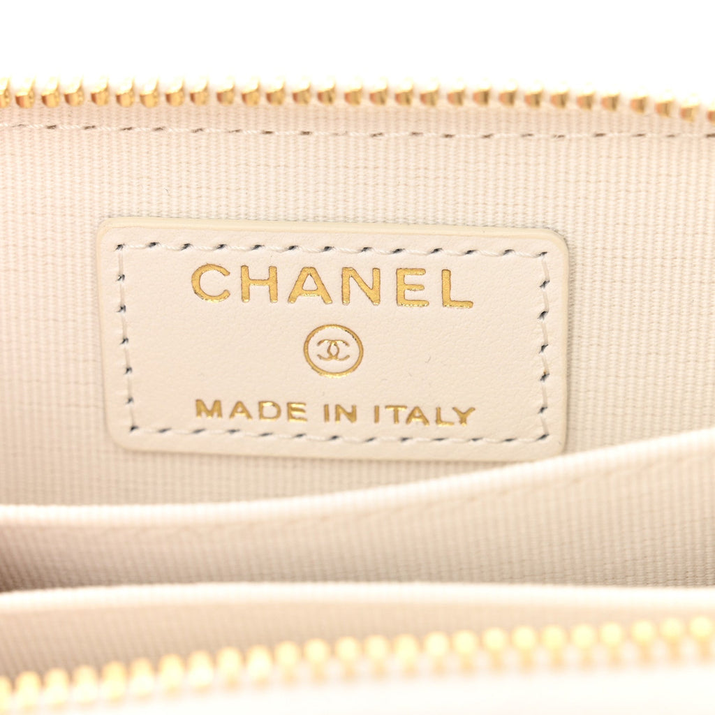 Tweed Quilted Bow Flap  Holder On Chain White