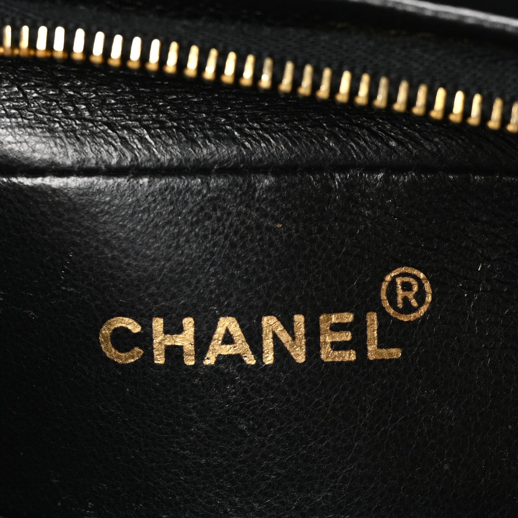 Caviar Vertical Quilted Flap Camera Bag Black