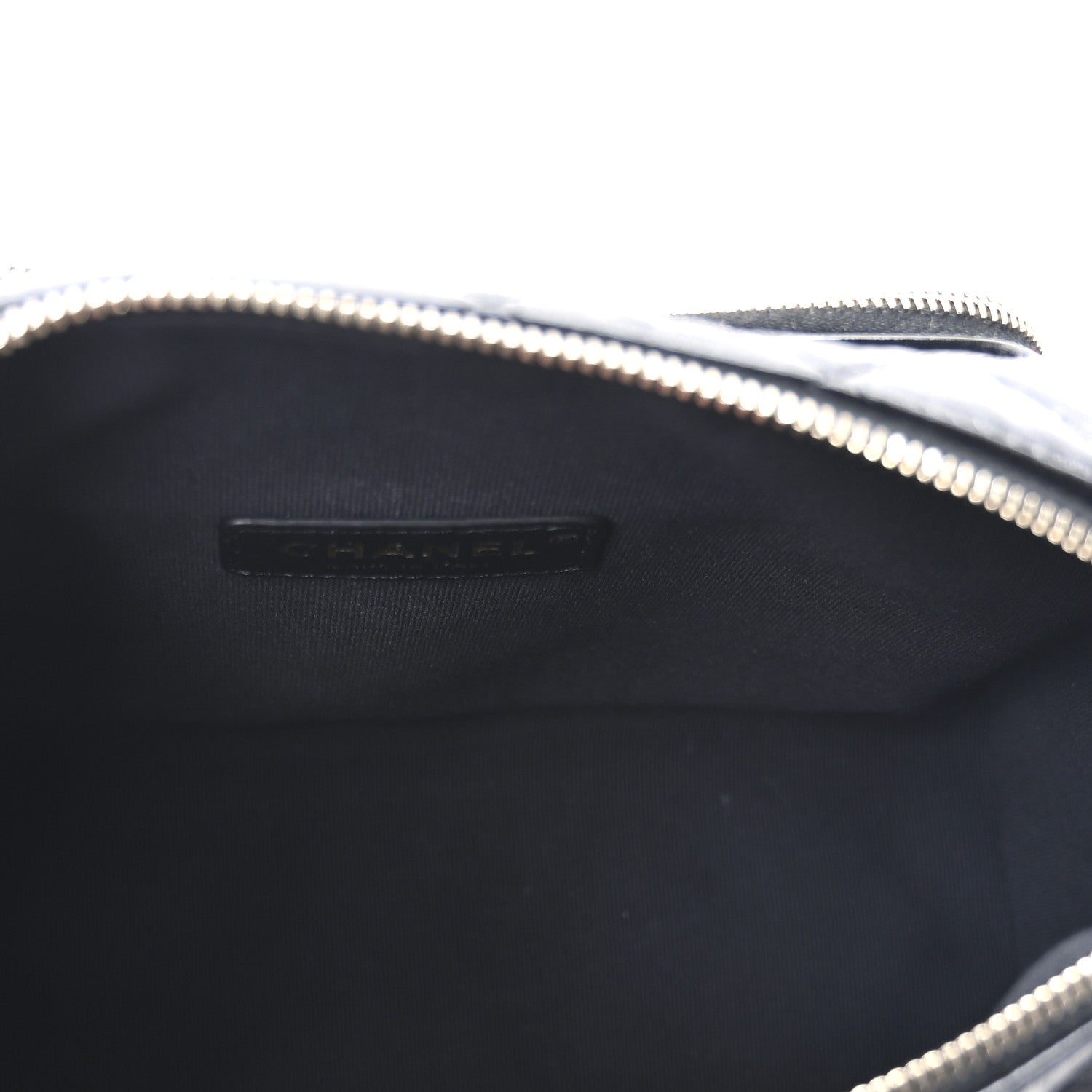 Shiny Crumpled Lambskin Quilted Medium Preppy Pocket Camera Case Black