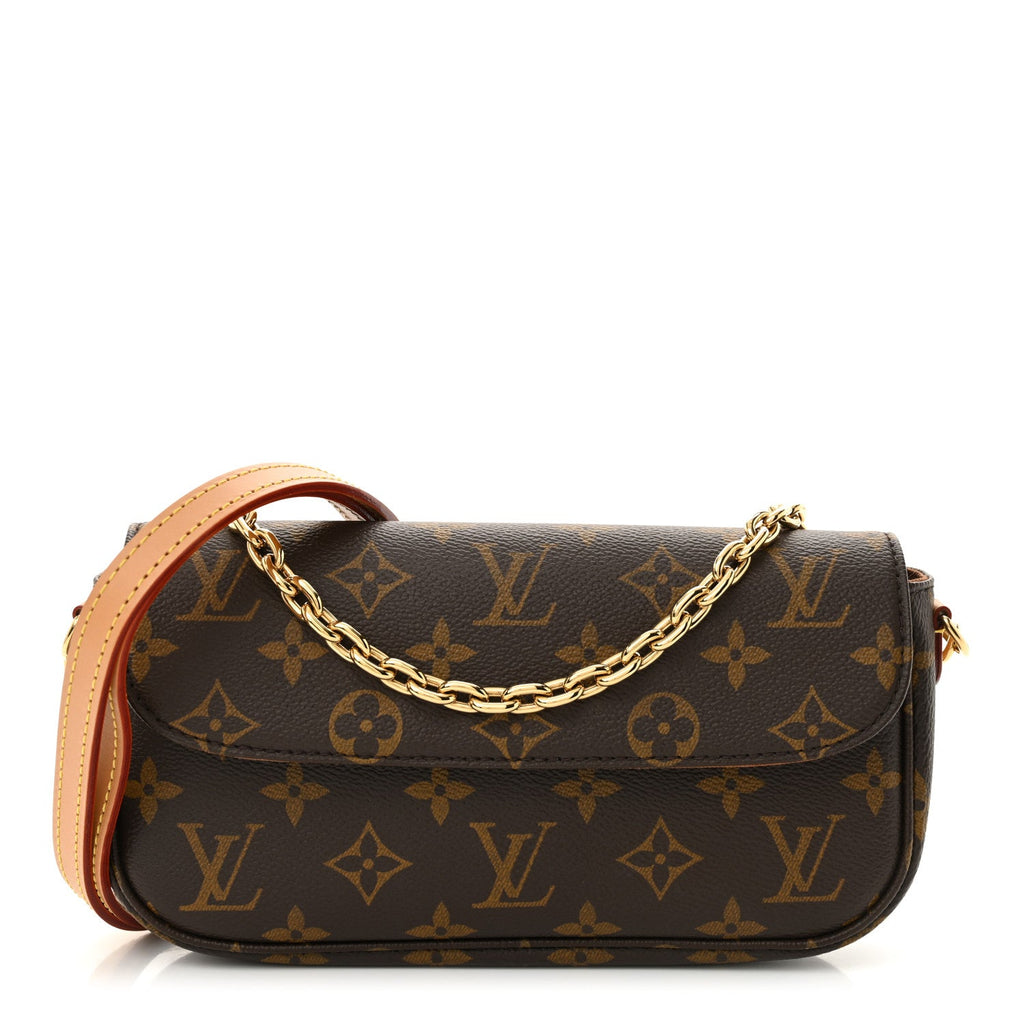 Monogram Ivy Wallet On Chain