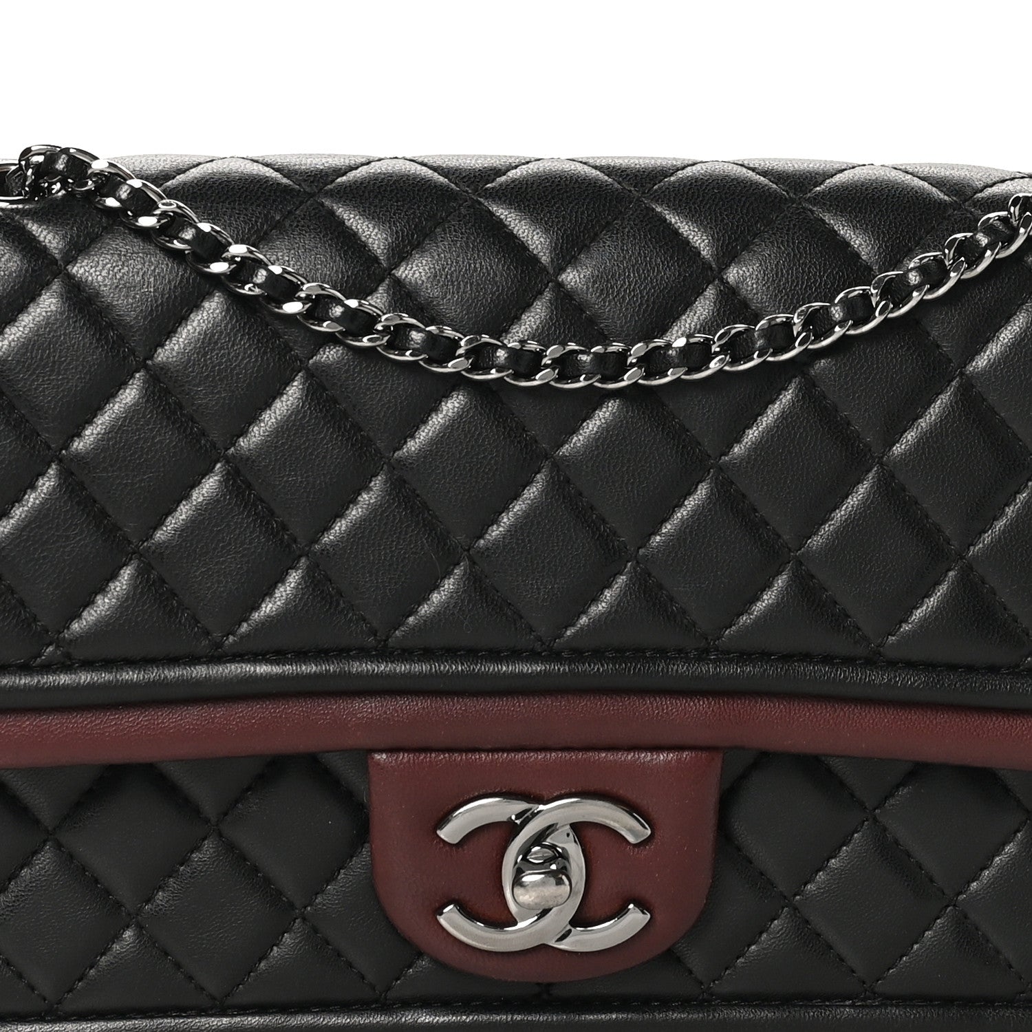 Lambskin Classic Twist Flap Black Burgundy