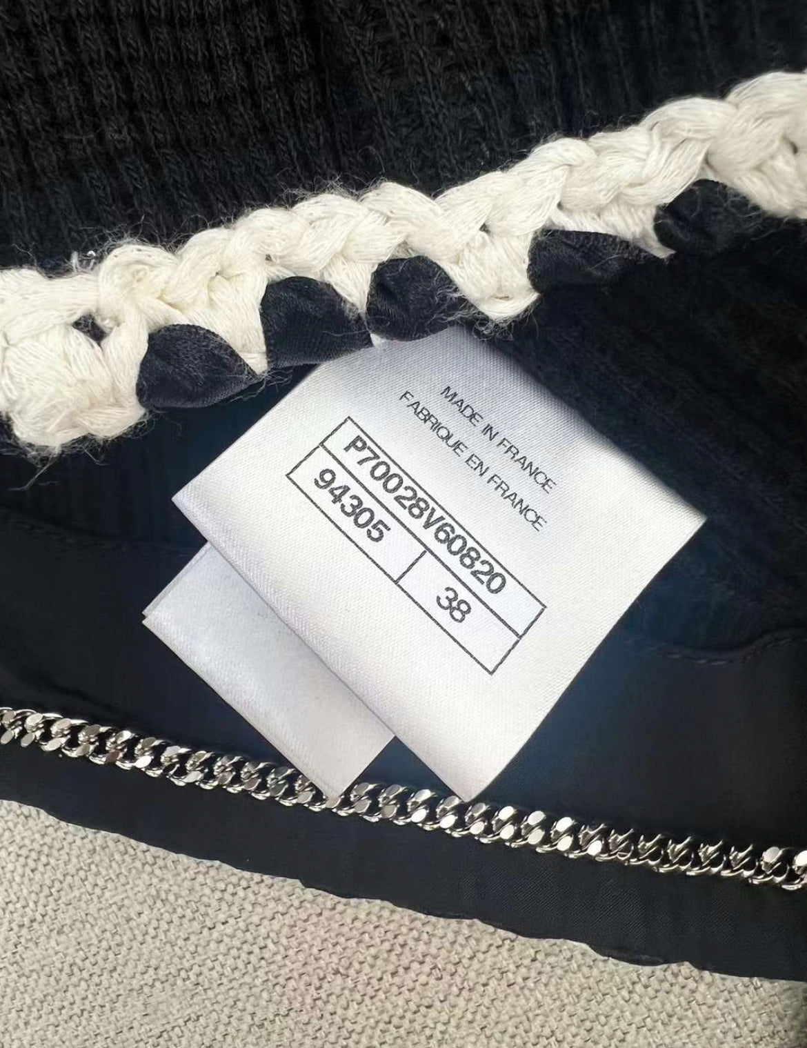 Chanel 21C black & white waffle knit jacket size 38