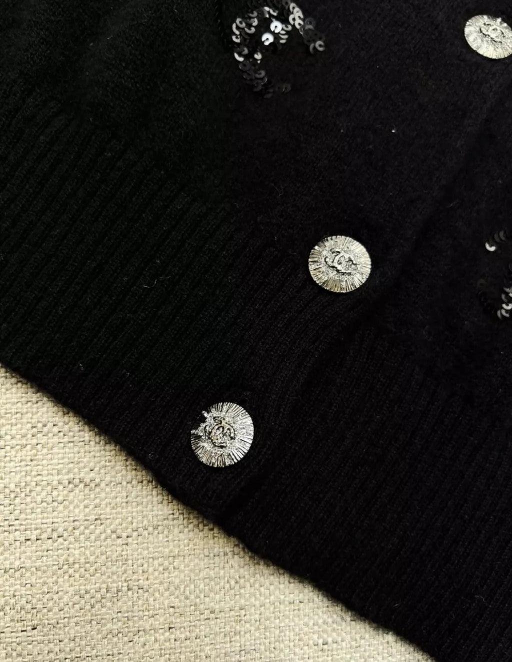 Chanel 24S black igan
