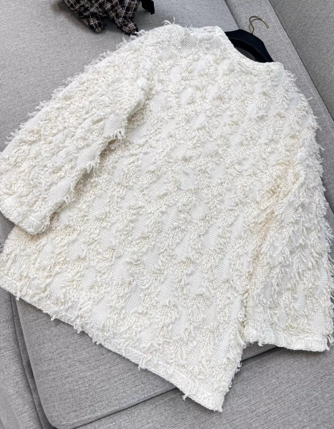 Chanel 21S off-white tassel igan
