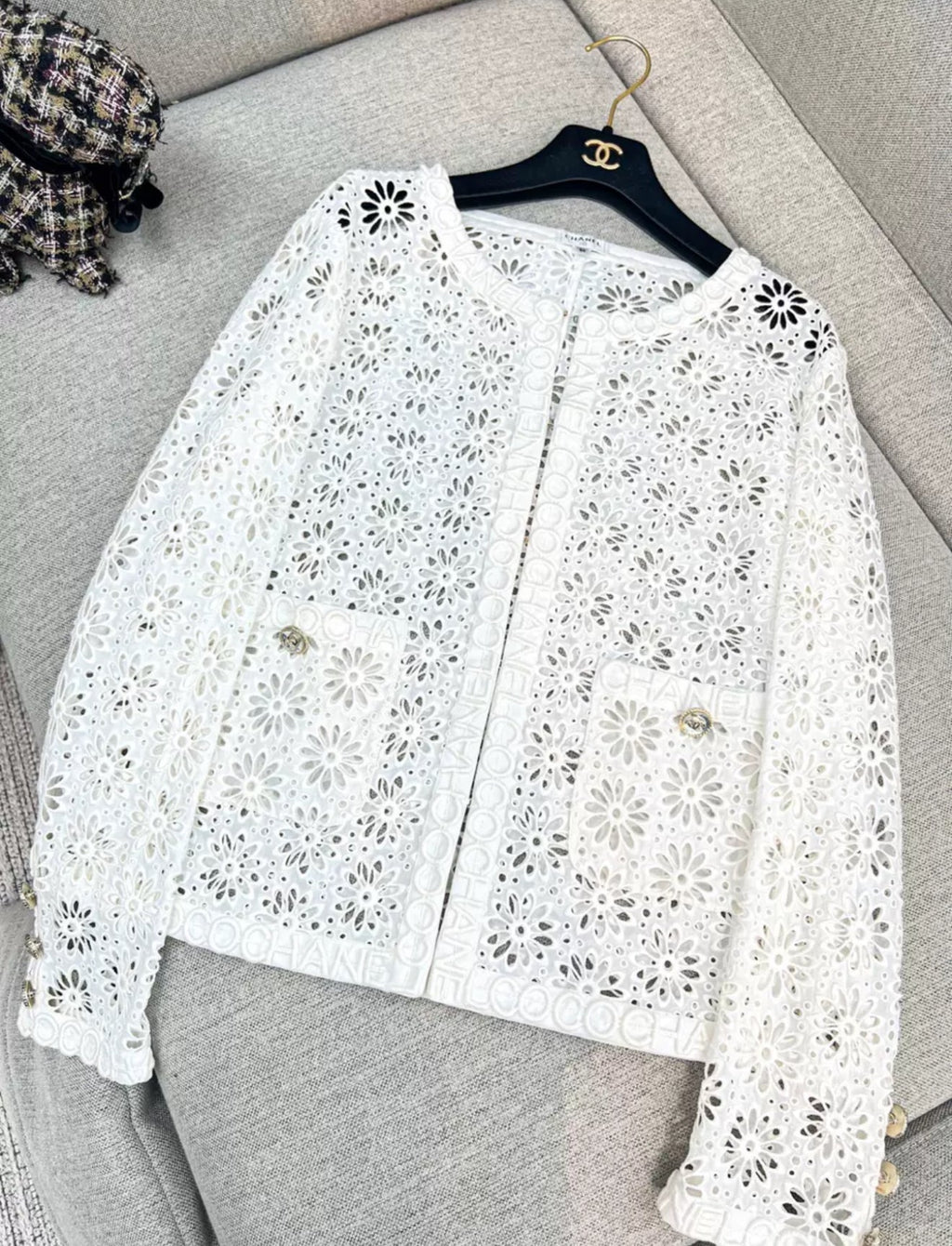 Chanel 21S white igan size 36