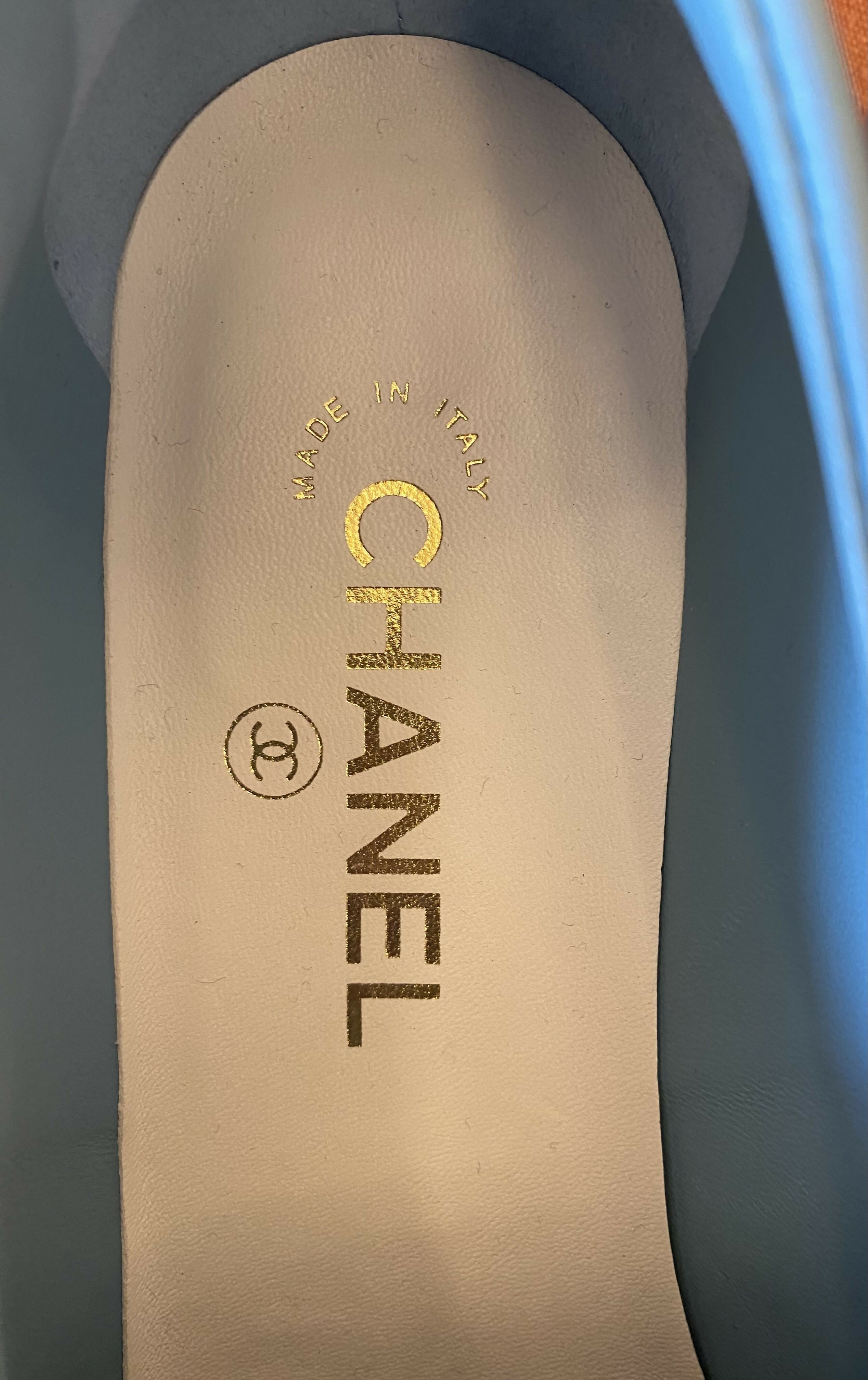 Chanel 23P Baby Blue Leather Quilted CC Turn Lock Loafers EU 41C