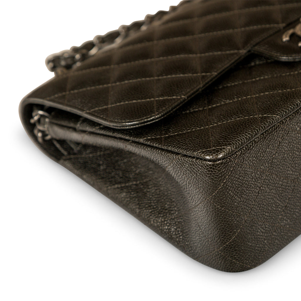 Chanel Classic Flap Bag - Jumbo - Caviar